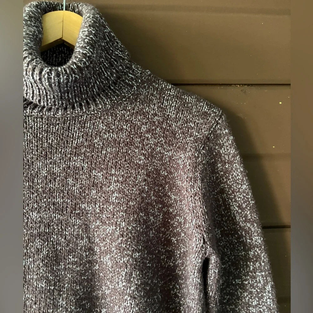 ROOTS Marled Turtleneck Sweater
Size: L/G - Picture 2 of 8